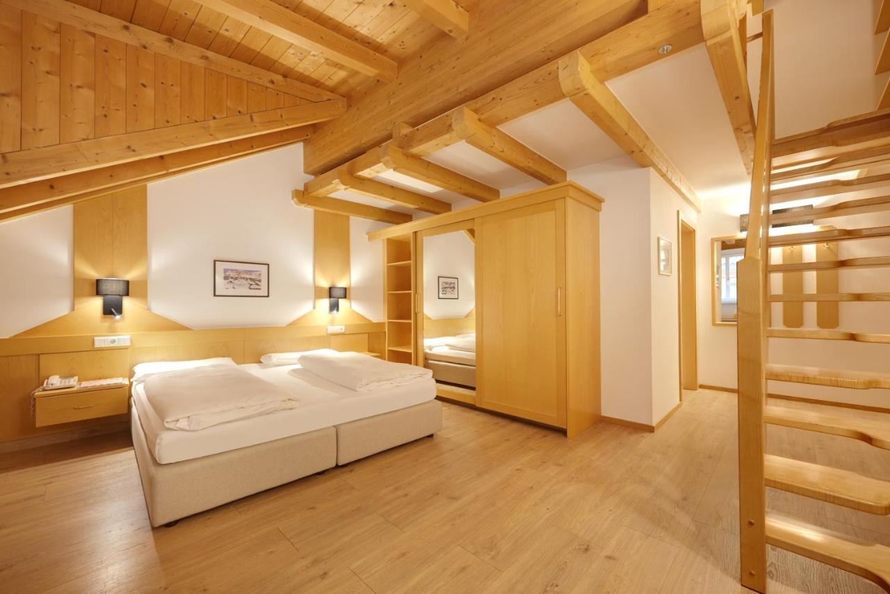 Hotel Goldene Rose Brunico Exterior foto