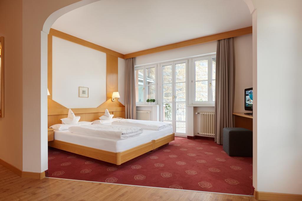 Hotel Goldene Rose Brunico Exterior foto